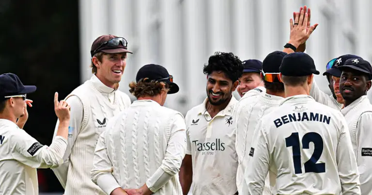 কাউন্টিতে খালেদ আহমেদ